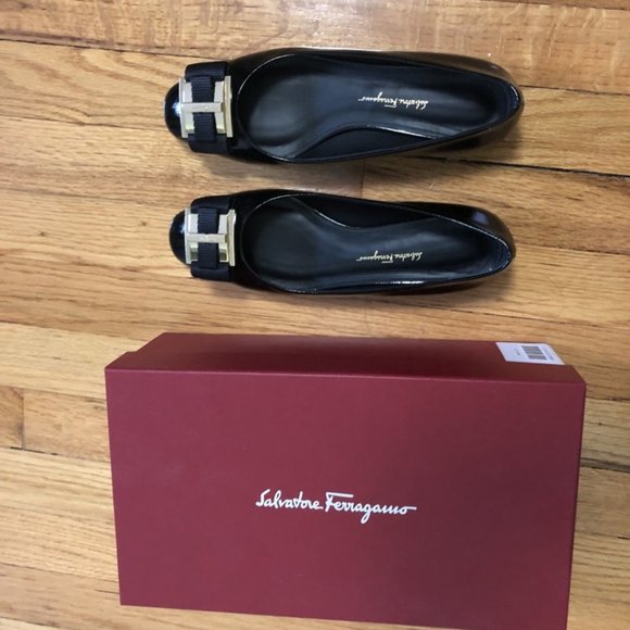 Salvatore Ferragamo Prato embellished leather ballet flats, Color Black Size 7